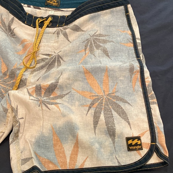 Billabong/Wrangler hemp polyester elastane board shorts - Picture 3 of 7